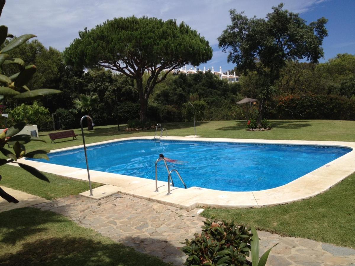 Beautiful Holiday Apartment 2 Bedroom Beach And Pool Malaga Marbella Calahonda Royale Mijas Costa Spain Kültér fotó