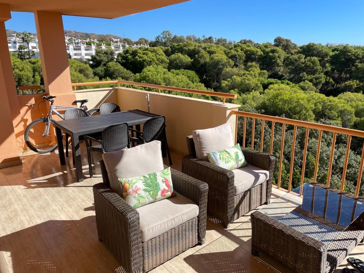 Beautiful Holiday Apartment 2 Bedroom Beach And Pool Malaga Marbella Calahonda Royale Mijas Costa Spain Kültér fotó