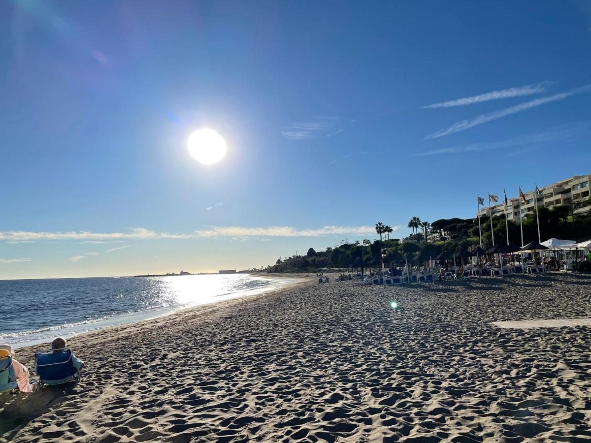 Beautiful Holiday Apartment 2 Bedroom Beach And Pool Malaga Marbella Calahonda Royale Mijas Costa Spain Kültér fotó