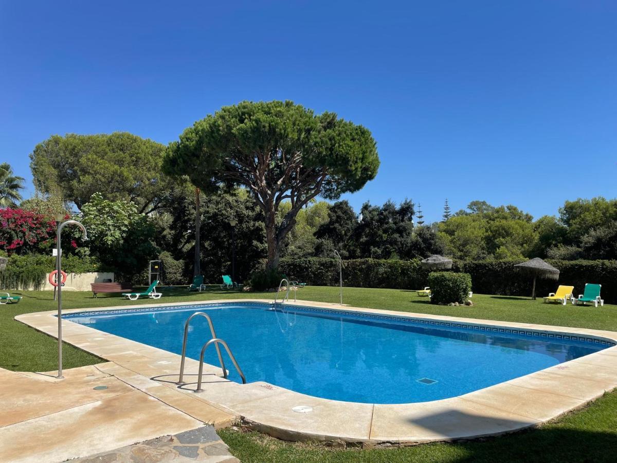 Beautiful Holiday Apartment 2 Bedroom Beach And Pool Malaga Marbella Calahonda Royale Mijas Costa Spain Kültér fotó